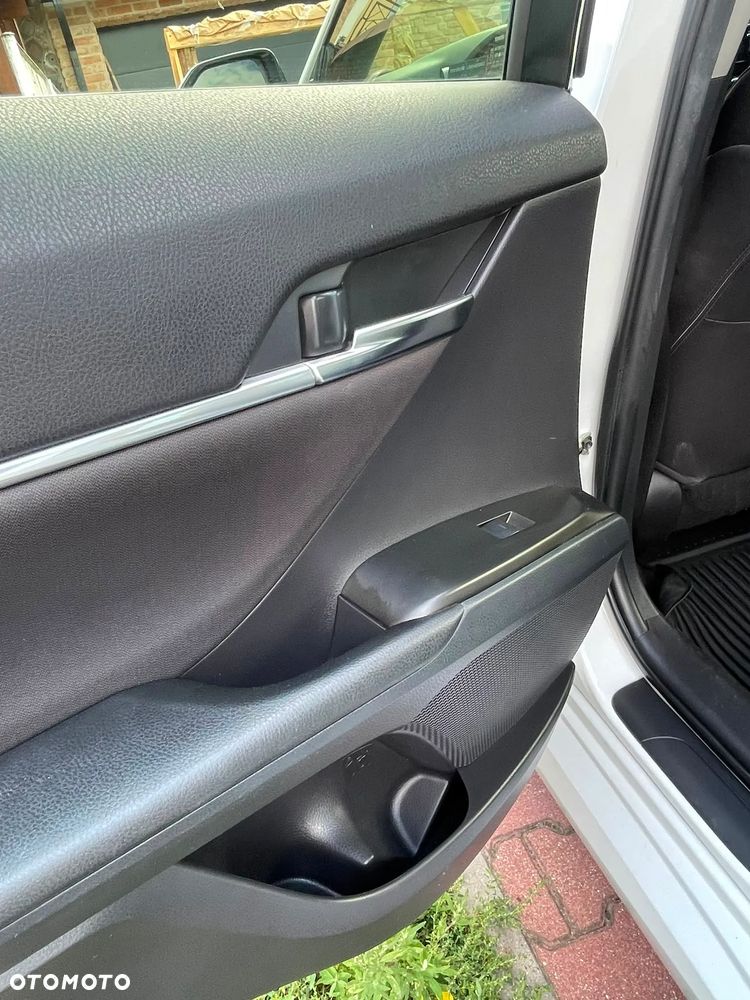 Toyota Camry 2.5 Hybrid Comfort CVT - 11
