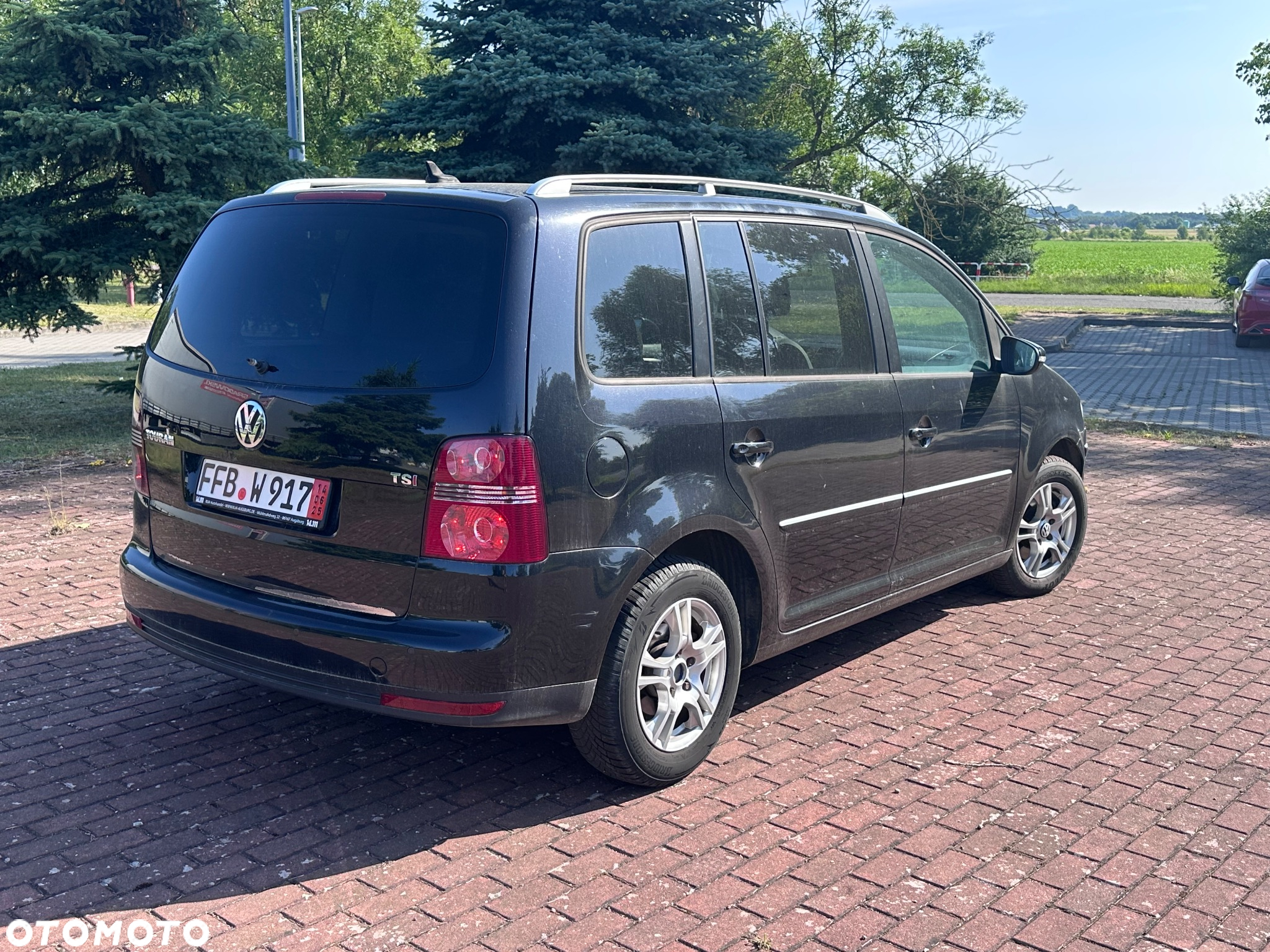 Volkswagen Touran - 3