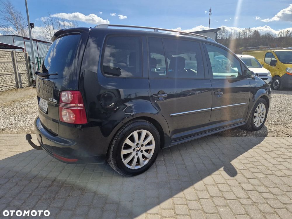 Volkswagen Touran 2.0 TDI DPF Trendline - 4