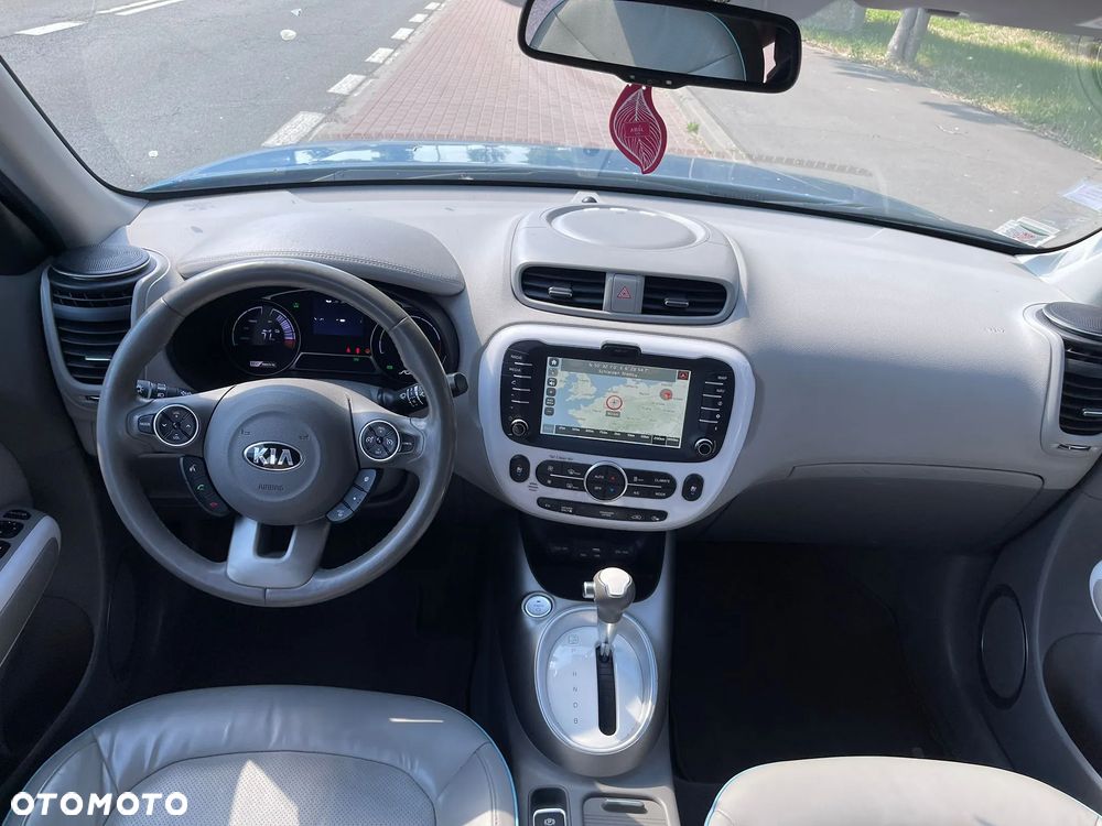 Kia Soul Plug - 8