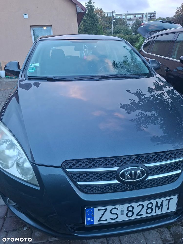Kia Ceed - 8