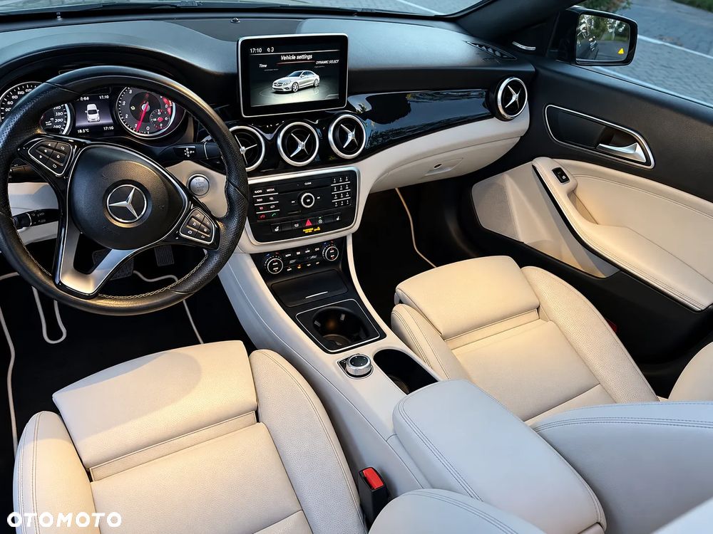 Mercedes-Benz CLA - 10
