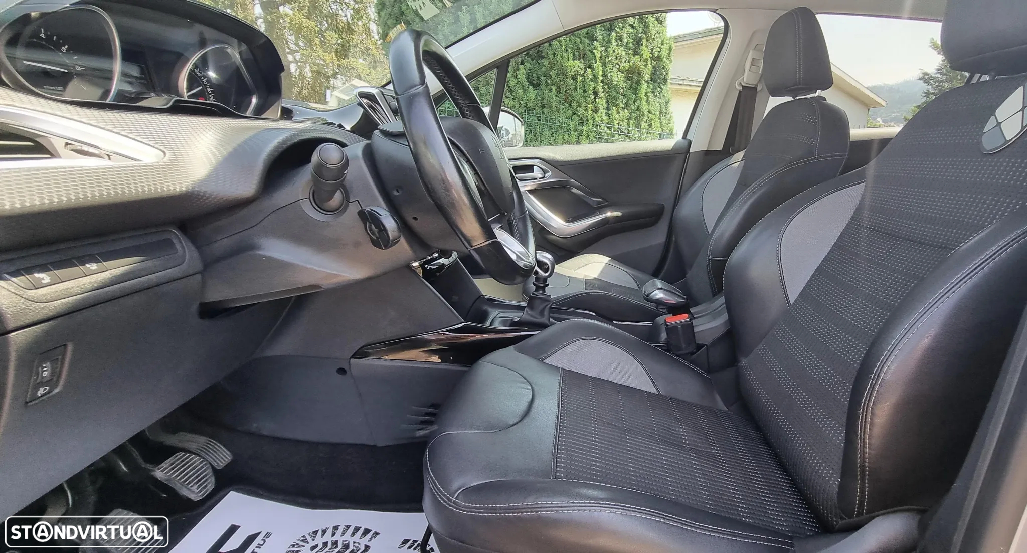 Peugeot 2008 1.2 PureTech Allure - 18