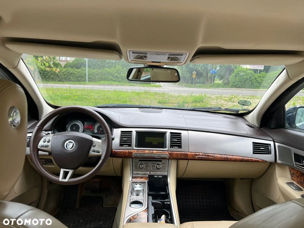 Jaguar XF - 4