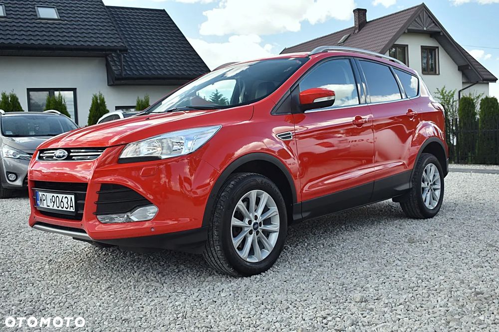Ford Kuga 2.0 TDCi 2x4 Titanium - 4