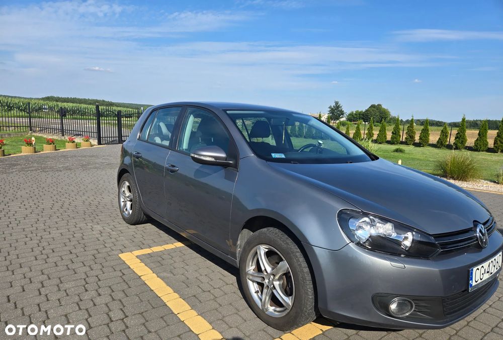 Volkswagen Golf - 2