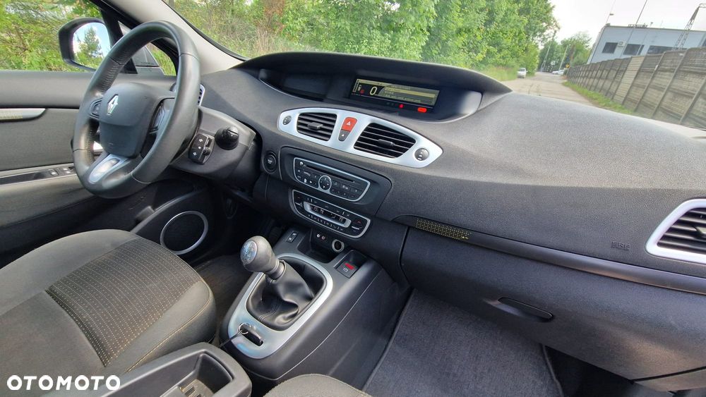 Renault Scenic 1.4 16V TCE Privilege - 21