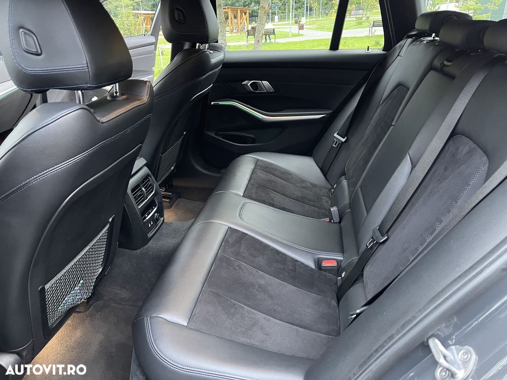 BMW Seria 3 330i AT - 14