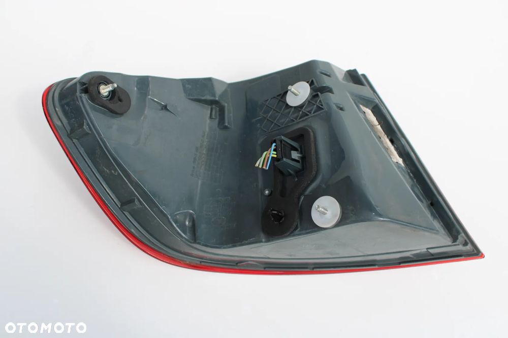 Lampa tylna prawa tył  prawy stan BDB OE BMW F10 2013r - 22
