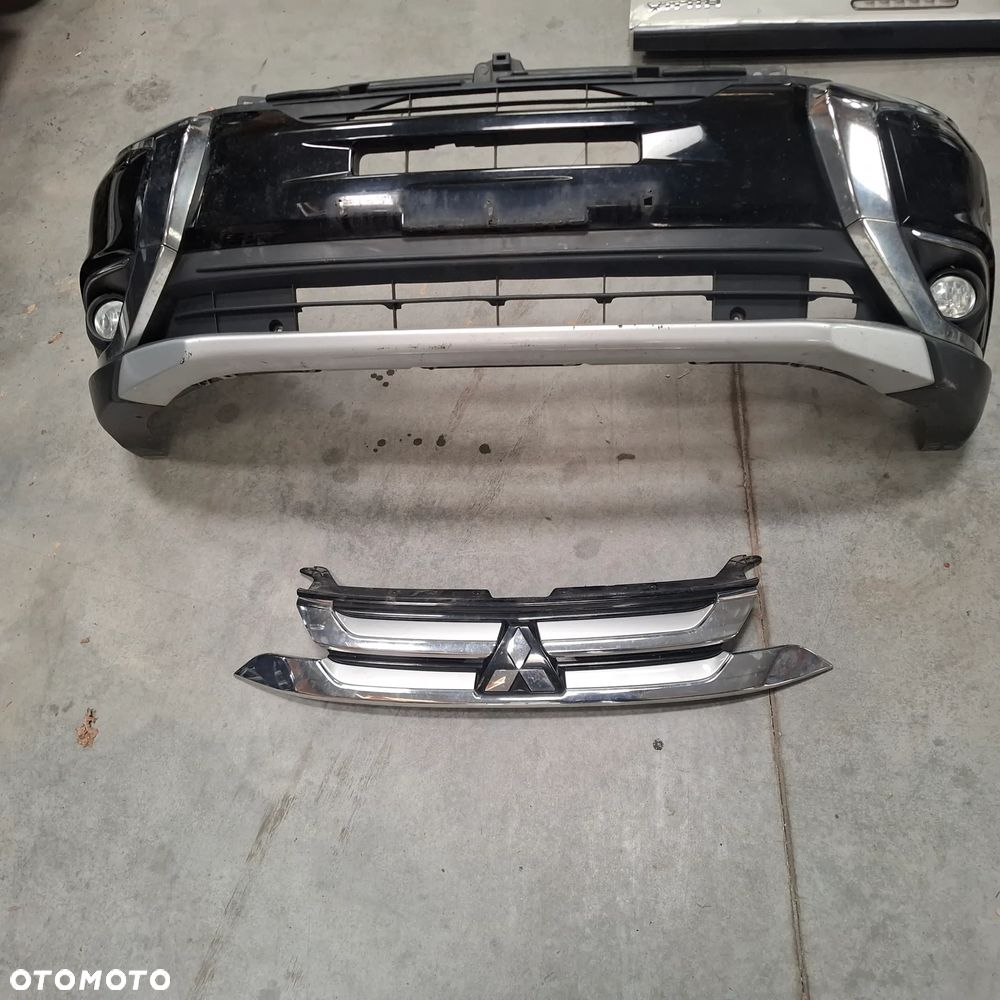 MITSUBISHI OUTLANDER III 3 15- LIFT ZDERZAK PRZÓD KOMPLETNY CHROMY x42 czarny w kolor demontaz - 1