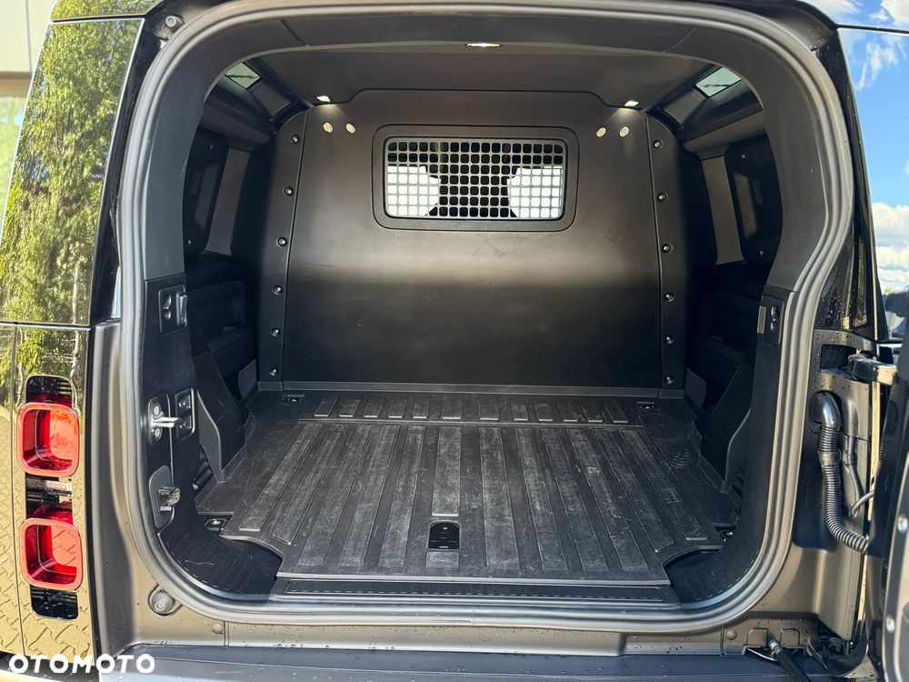 Land Rover Defender 3.0 D250 mHEV X-Dynamic SE - 12