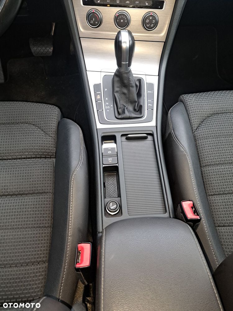 Volkswagen Golf - 12