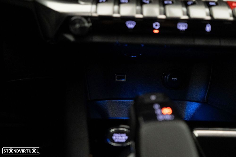 Peugeot 3008 1.6 Hybrid4 GT e-EAT8 - 28