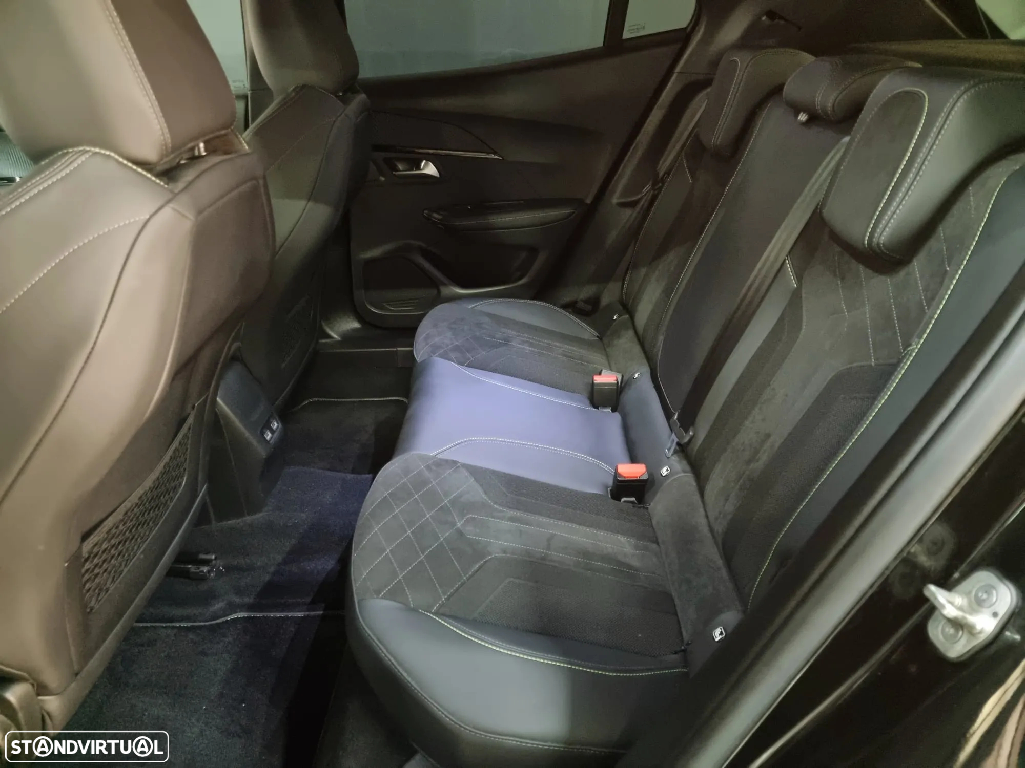 Peugeot 2008 1.5 BlueHDi GT EAT8 - 11