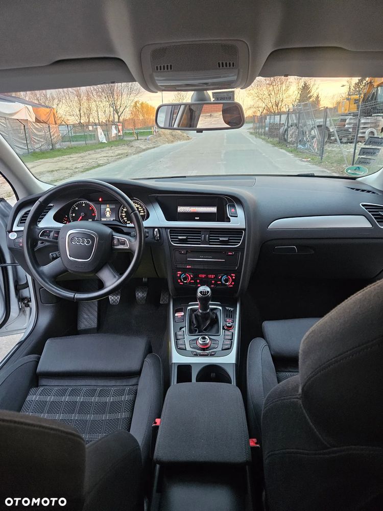 Audi A4 Avant 2.0 TDI DPF Ambition - 12