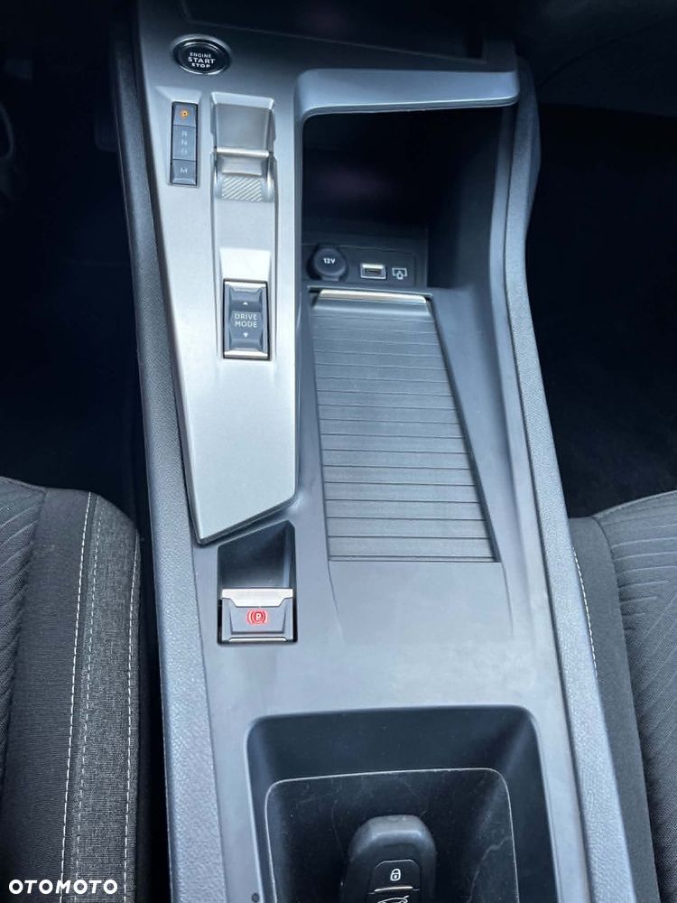 Peugeot 308 1.2 PureTech Active Pack S&S EAT8 - 12