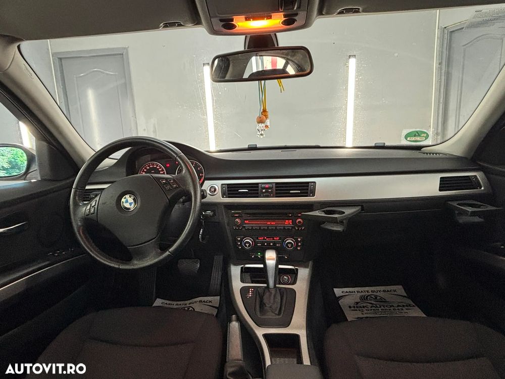 BMW Seria 3 318i Aut. Edition Exclusive - 27