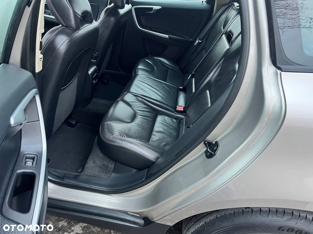 Volvo XC 60 2.0T Powershift RDesign - 13