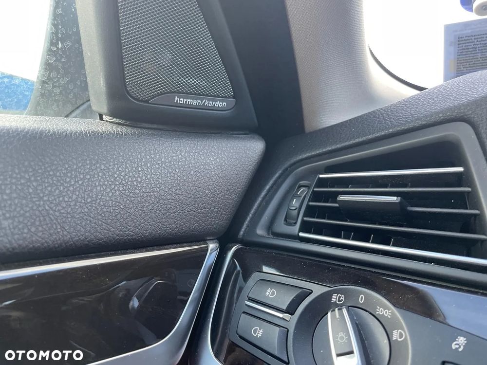 BMW Seria 5 525d Touring Luxury Line - 7