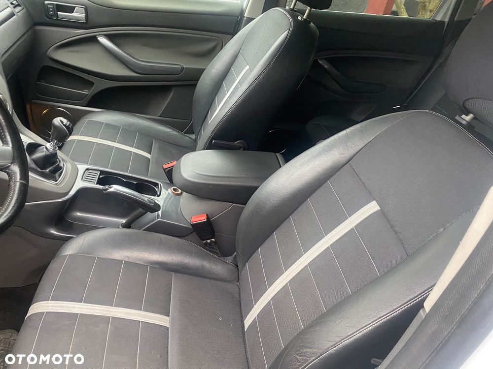 Ford Kuga 2.0 TDCi 4x4 Trend - 26