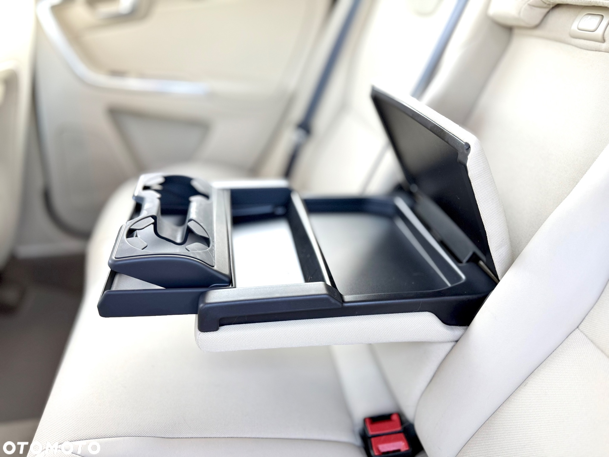 Volvo XC 60 2.4D AWD Momentum - 29