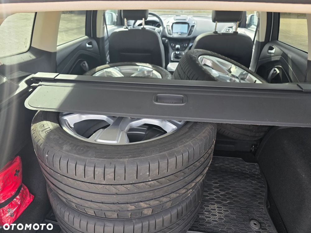 Ford Kuga 1.5 EcoBoost 2x4 Titanium - 11