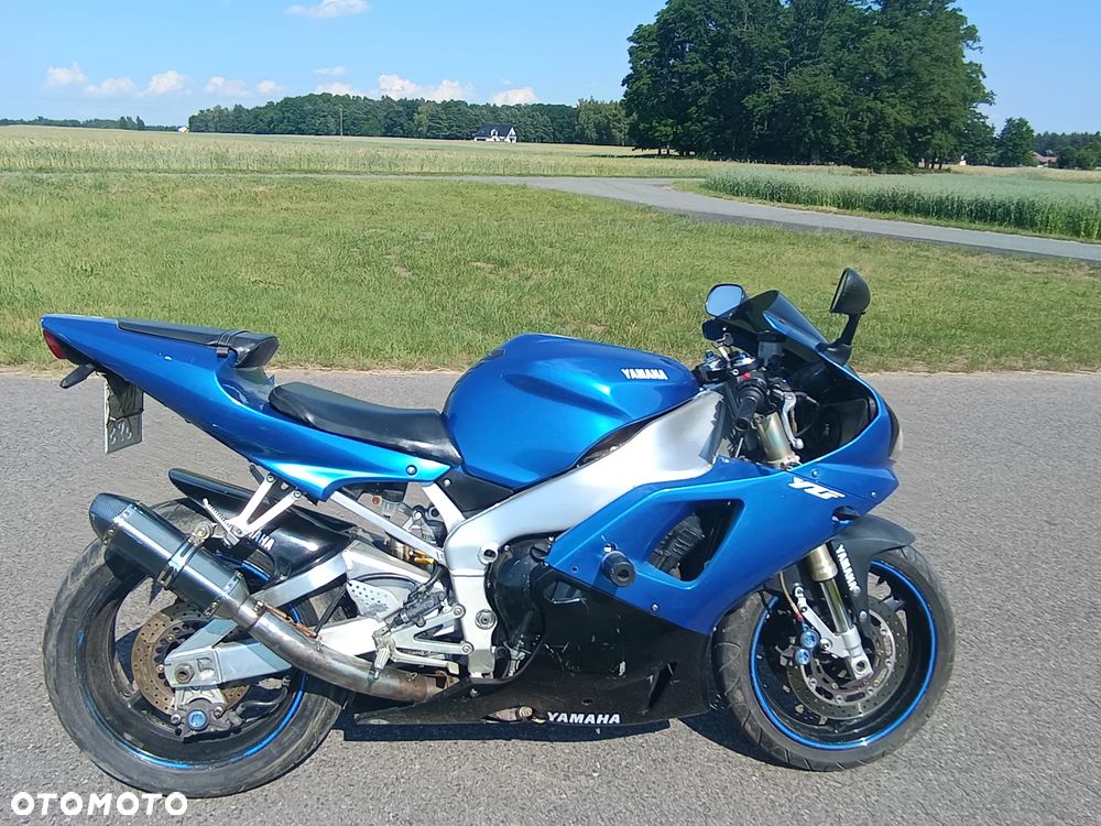 Yamaha R1 - 1