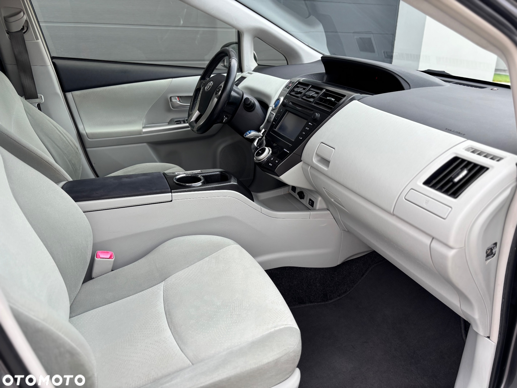 Toyota Prius+ (Hybrid) Life - 23