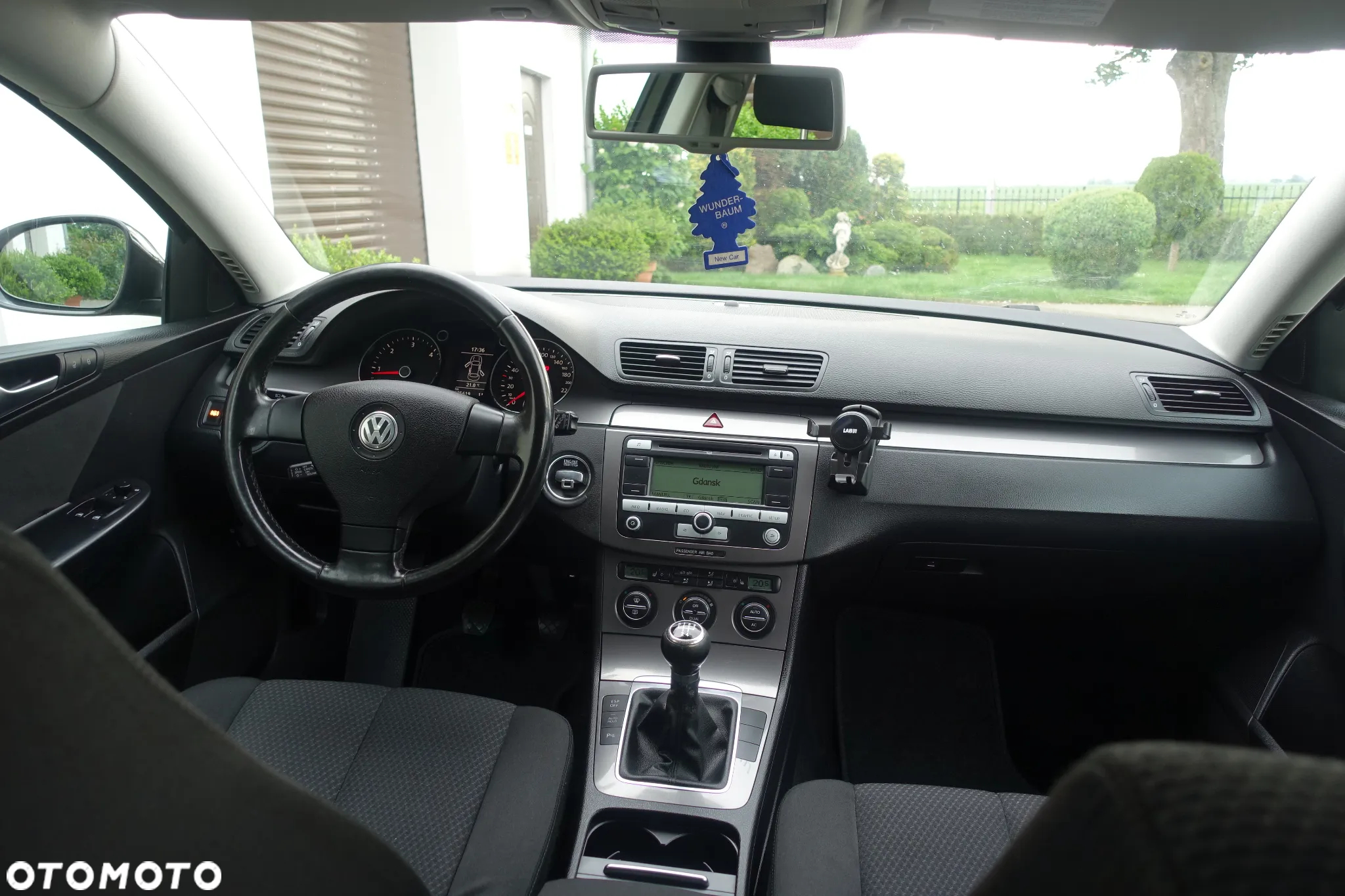 Volkswagen Passat 2.0 TDI DPF BlueMot Comfortline - 27