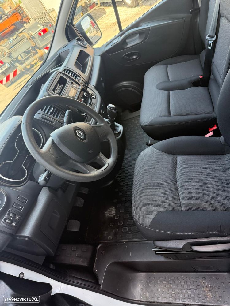 Renault Trafic - 11