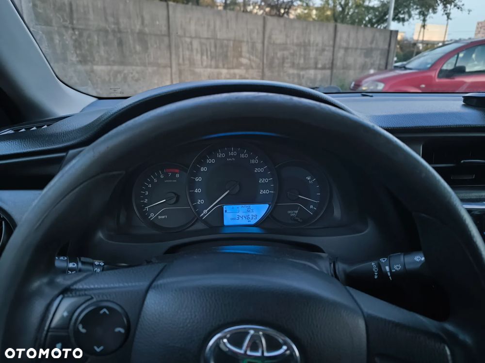 Toyota Corolla 1.6 Active - 24