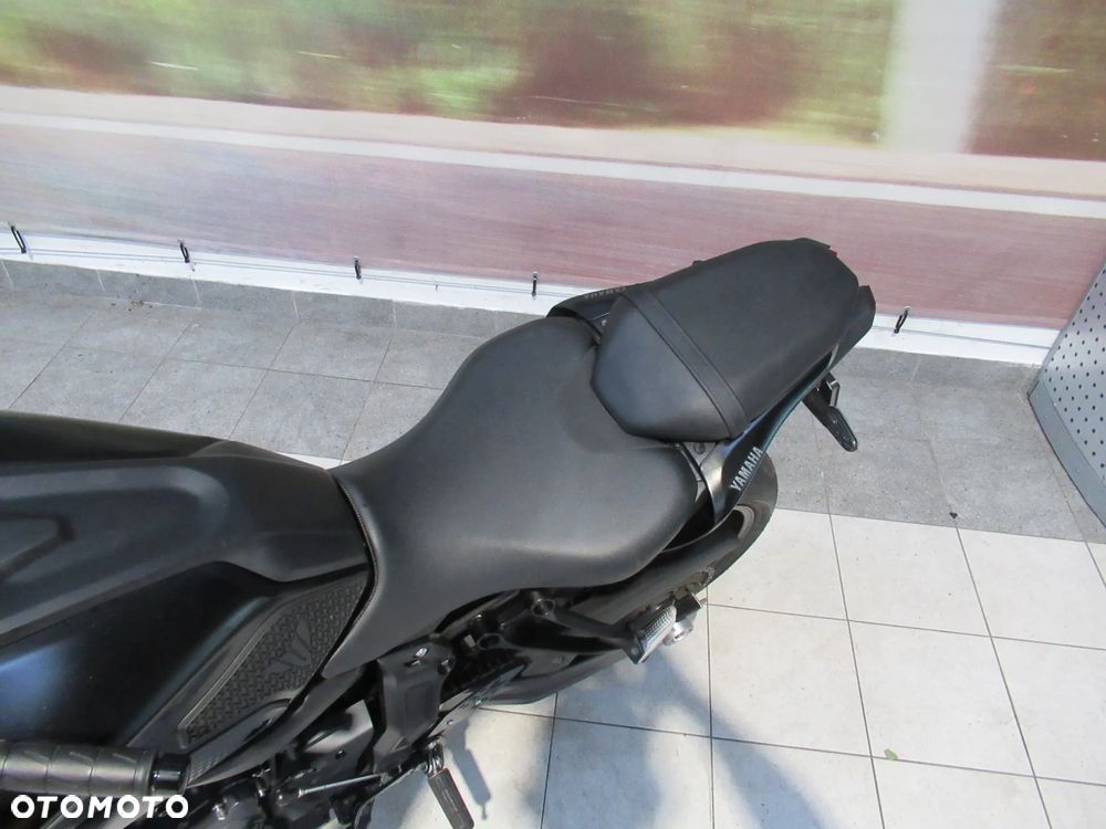 Yamaha MT - 27