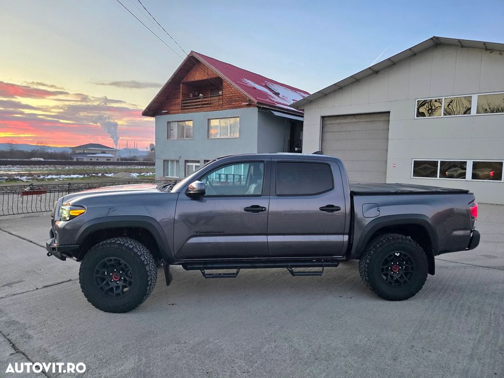 Toyota Tacoma - 2