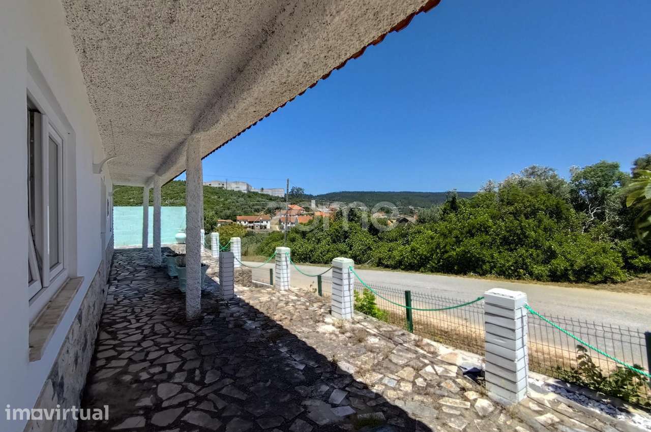 Moradia térrea com anexos em Mira de Aire, Porto de Mós - Grande imagem: 4/60