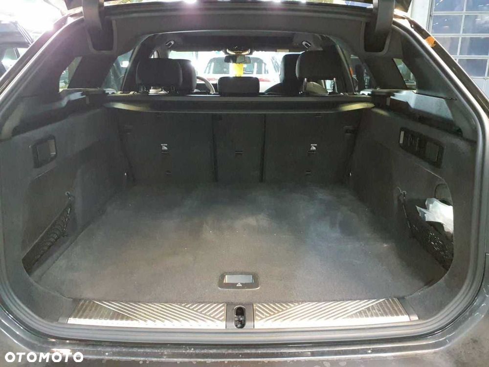 BMW Seria 5 520d xDrive - 10