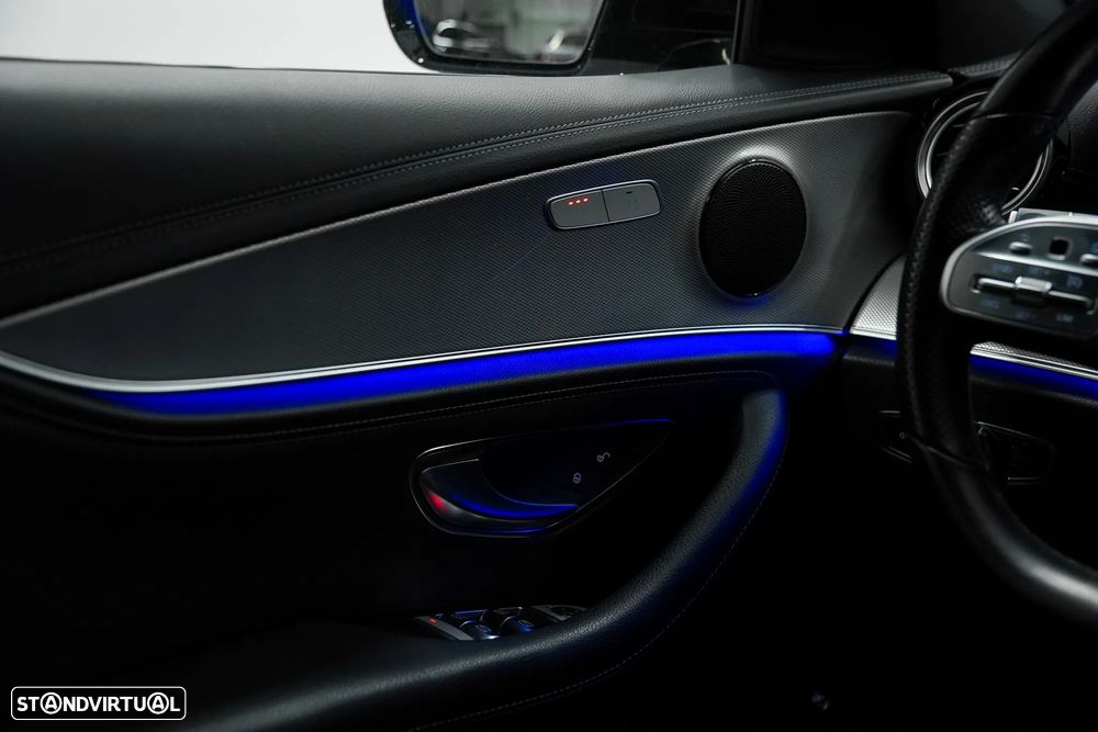 Mercedes-Benz E 300 d AMG designo 7L - 38