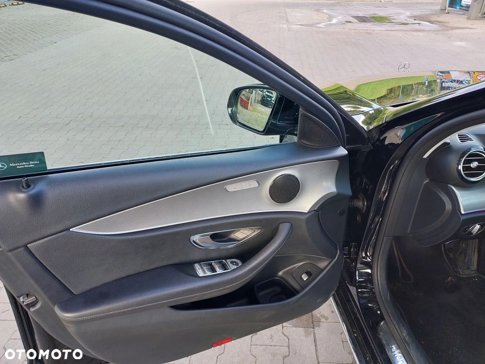 Mercedes-Benz Klasa E 220 d 9G-TRONIC - 15