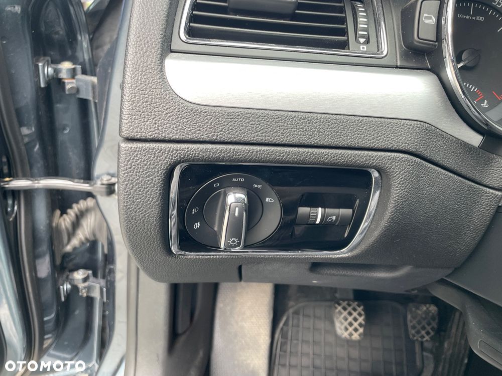 Skoda Superb 2.0 TDI 4x4 Ambition - 38