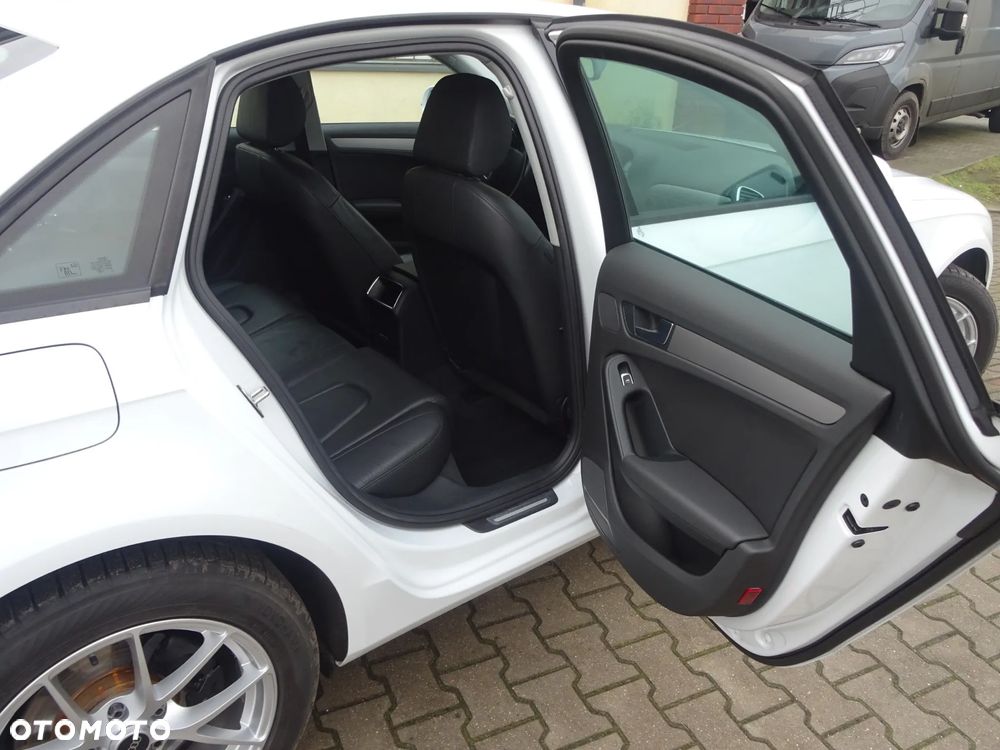 Audi A4 Limousine - 17