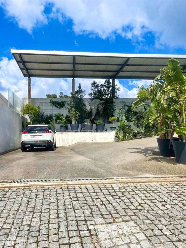 Armazém, 2.801 m2 em São João da Madeira - Grande imagem: 4/12