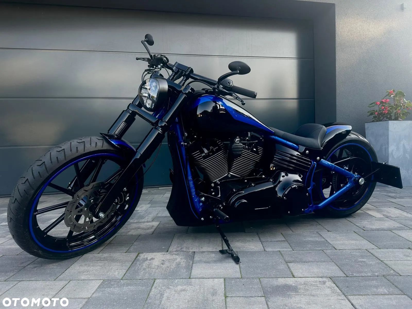 Harley-Davidson Softail Breakout - 1