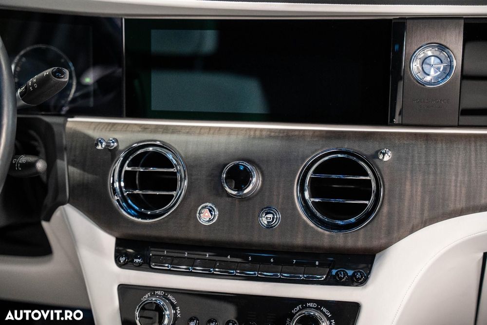 Rolls-Royce Ghost - 41