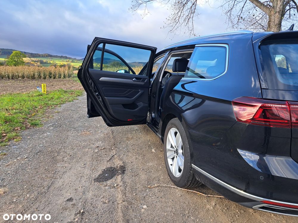 Volkswagen Passat Variant ver-variant-2-0-tdi-scr-dsg-elegance - 13