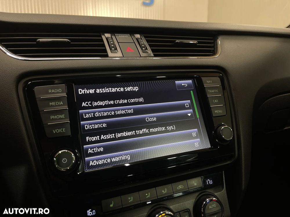 Skoda Octavia 2.0 TDI DSG RS - 18