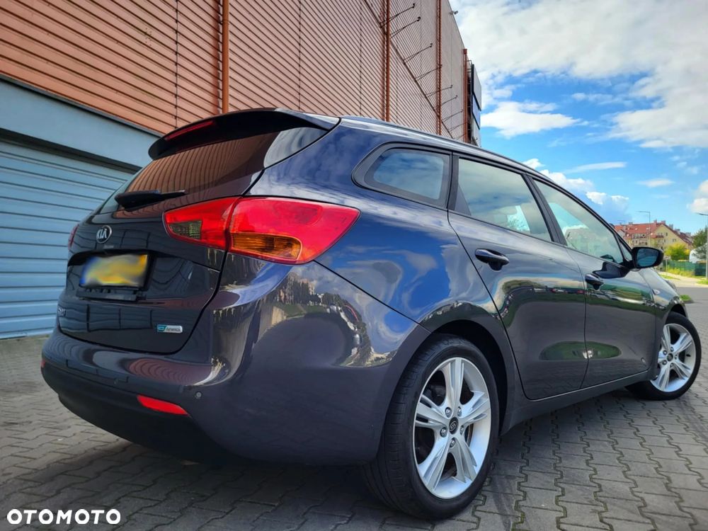 Kia Ceed 1.6 CRDi 136 ISG Edition 7 - 21