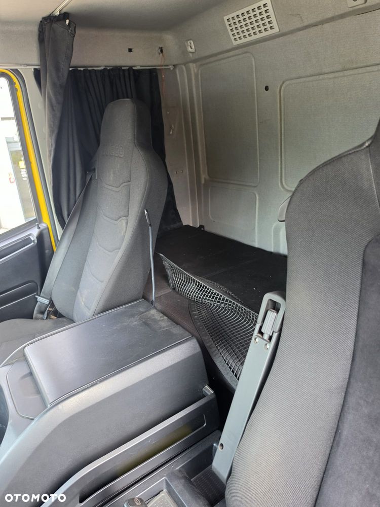 Iveco 120E 220 - 18