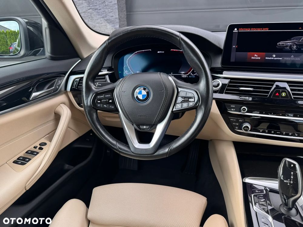 BMW Seria 5 530e Luxury Line sport - 23
