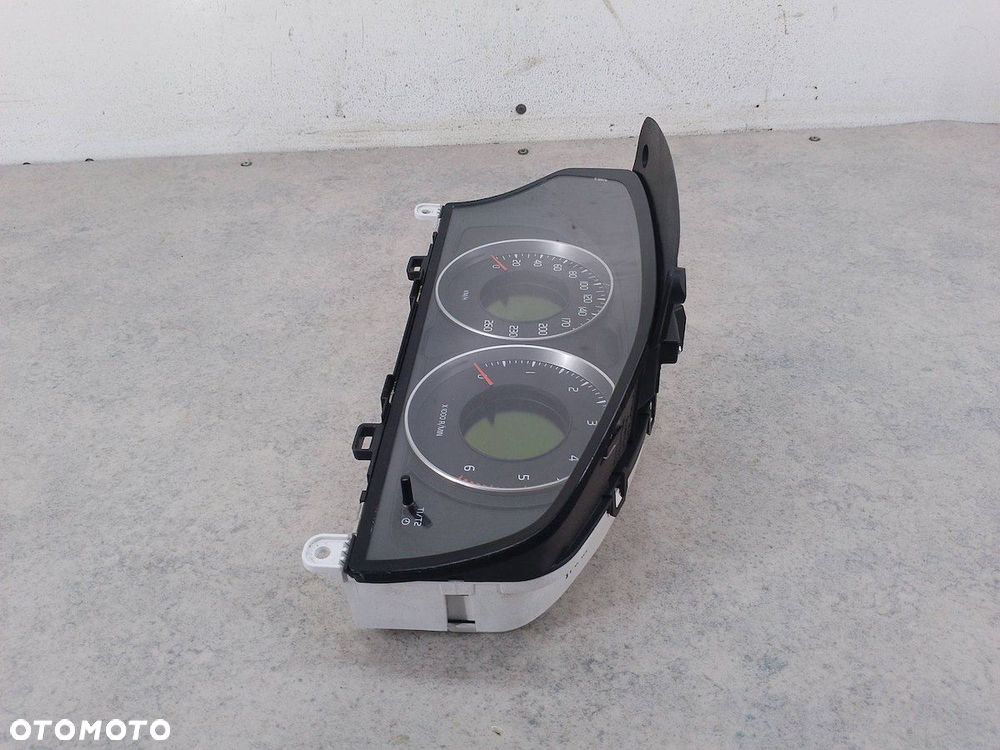 LICZNIK VOLVO V60 31343323AA 69799-560U 2.0 D3 - 6