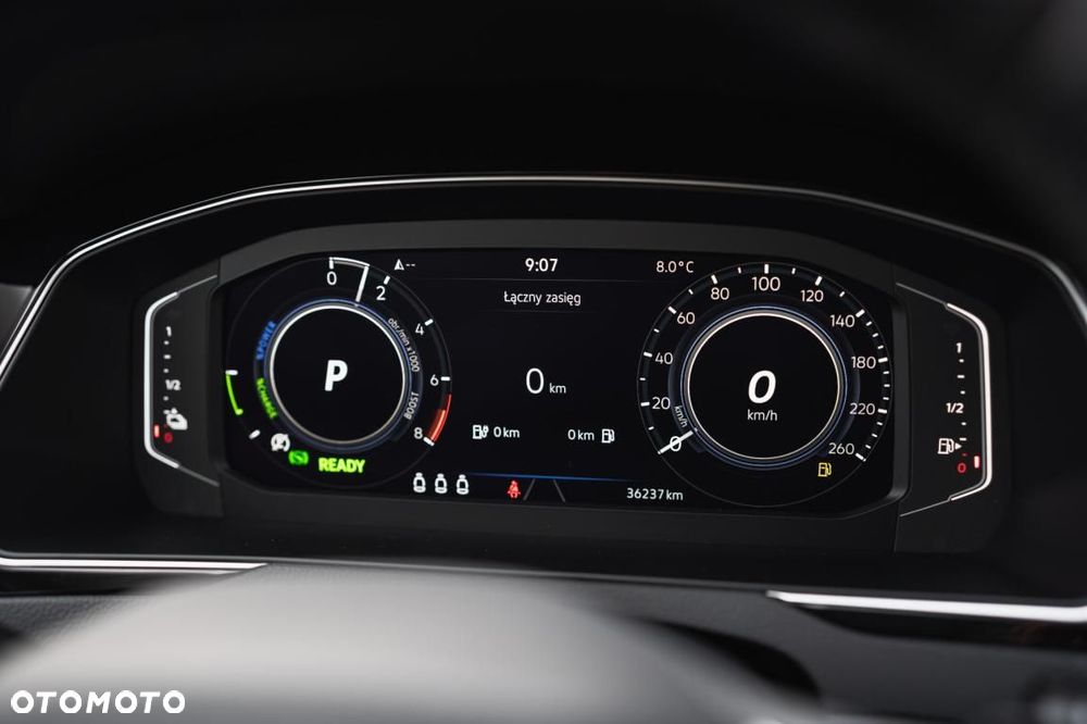 Volkswagen Passat - 14