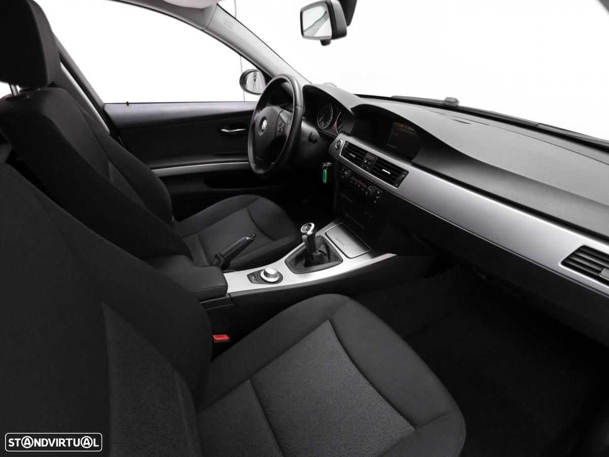 BMW 320 d Touring - 11